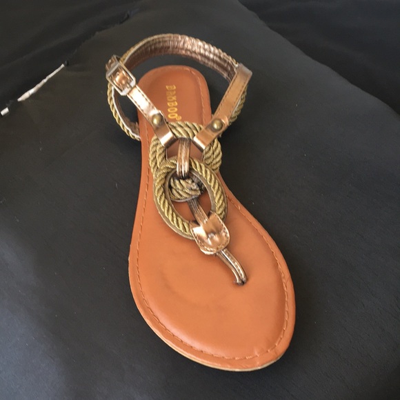 BAMBOO Women’s Bronze Flats Size 7.5 - Picture 2 of 2